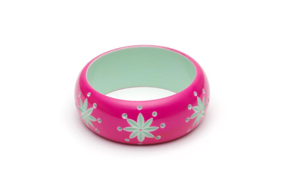 Wide Flamingo Carve Duchess Bangle